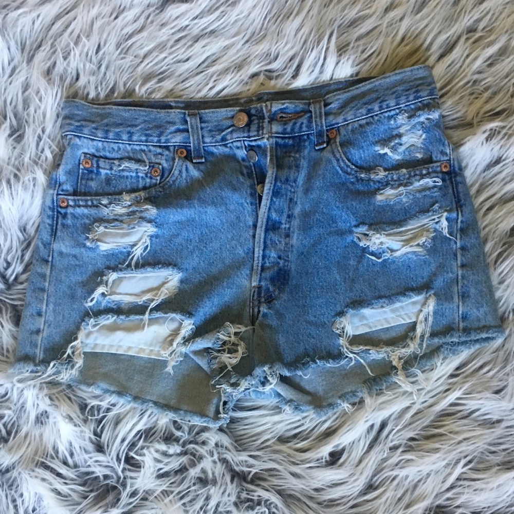 Levi Cut Off Shorts